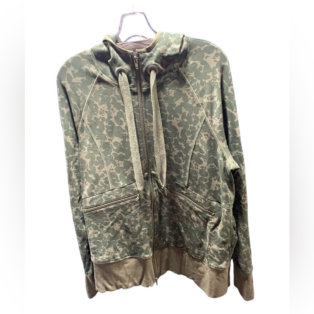 Cabi Green with Sage Green Background Zipper Front Long Sleeve